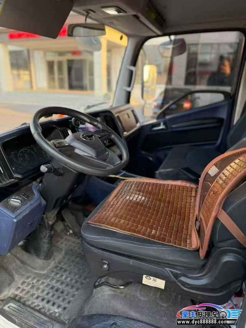 25年一汽解放轿车抵押车出售