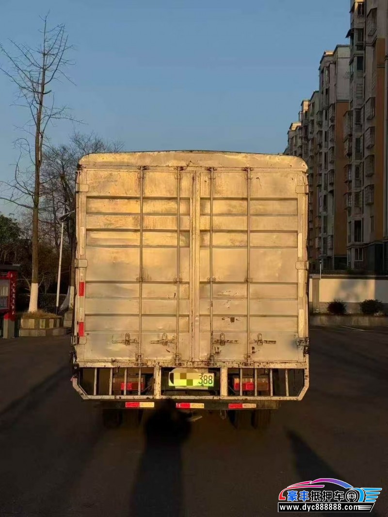 25年一汽解放轿车抵押车出售