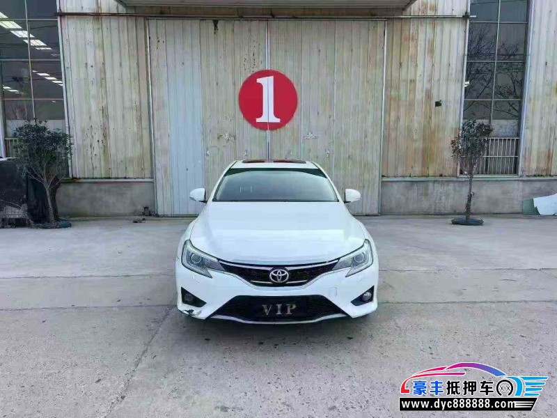 抵押车出售14年丰田锐志轿车