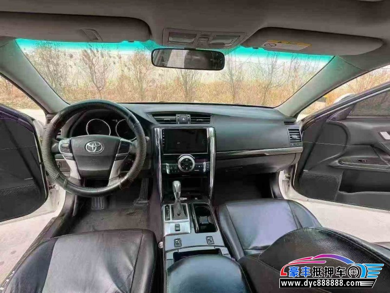 14年丰田锐志轿车抵押车出售