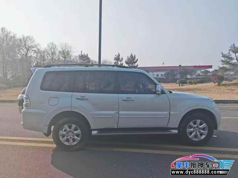 20年三菱帕杰罗SUV抵押车出售