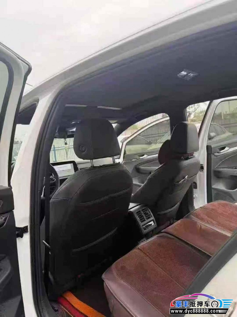 22年大众高尔夫轿车抵押车出售