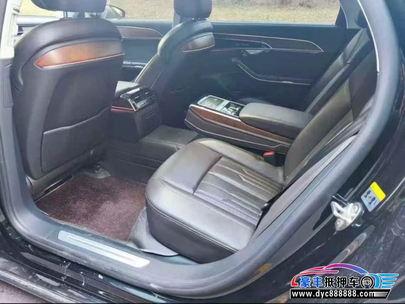 20年奥迪A8L轿车抵押车出售