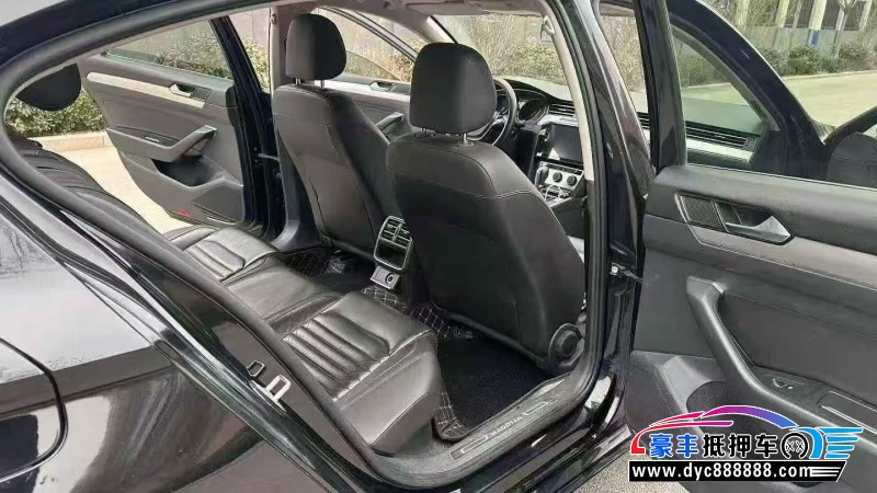 17年大众迈腾轿车抵押车出售