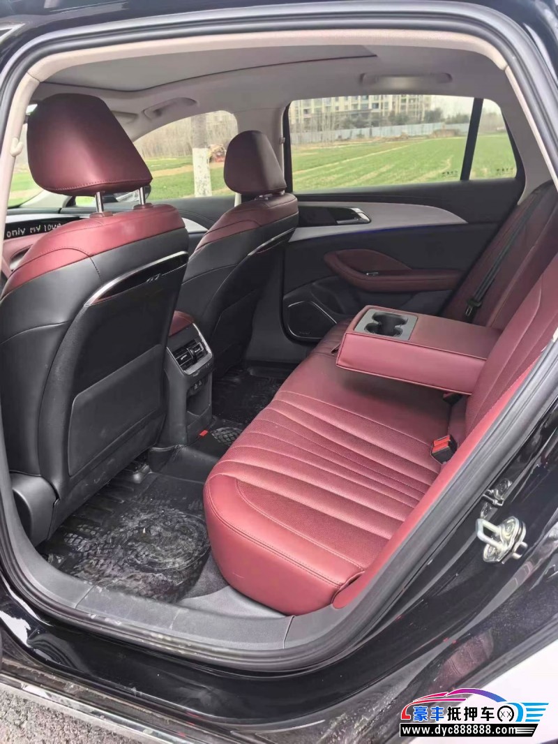 25年红旗H5轿车抵押车出售