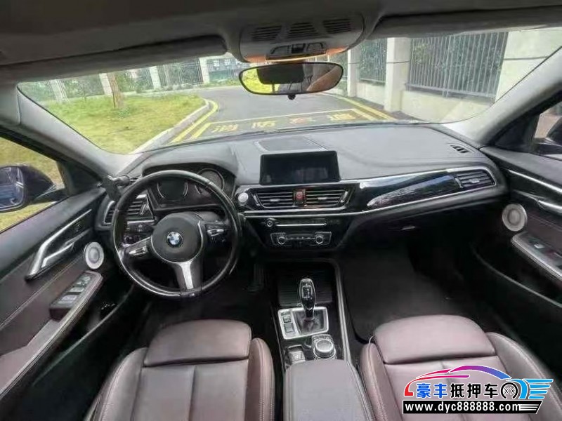 21年宝马1系轿车抵押车出售