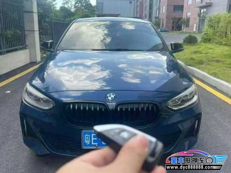 抵押车出售21年宝马1系轿车