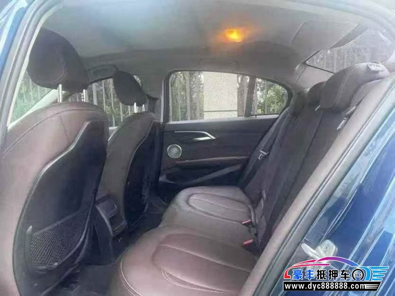 21年宝马1系轿车抵押车出售