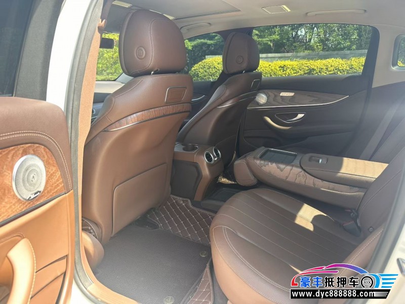 18年奔驰E轿车抵押车出售