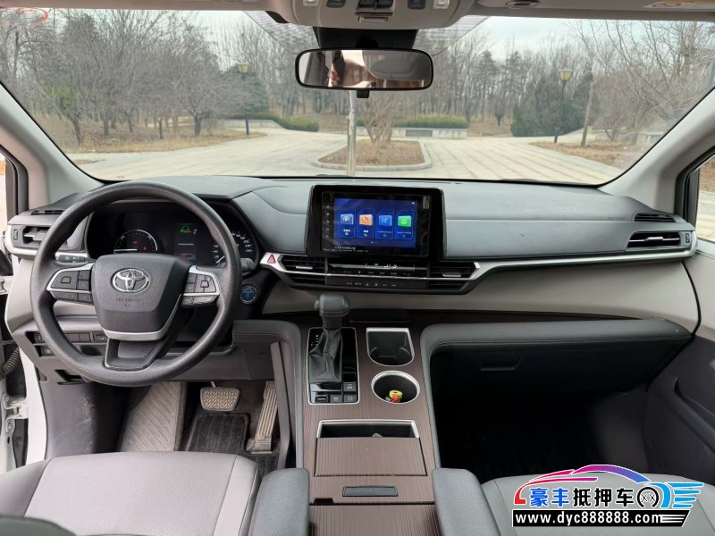 24年丰田格瑞维亚轿车抵押车出售