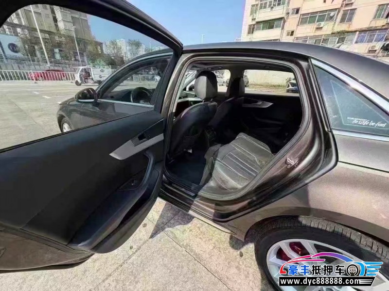 19年奥迪A4L轿车抵押车出售