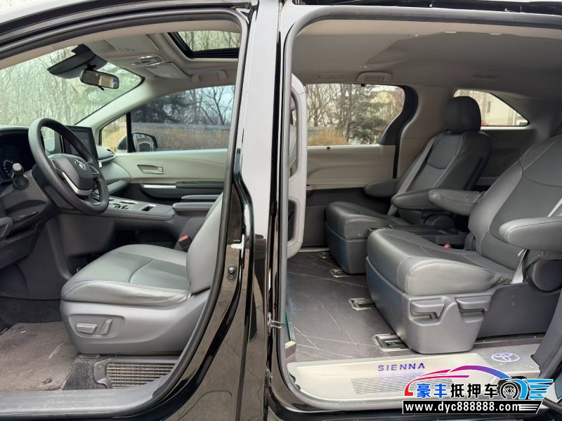 23年丰田塞纳轿车抵押车出售