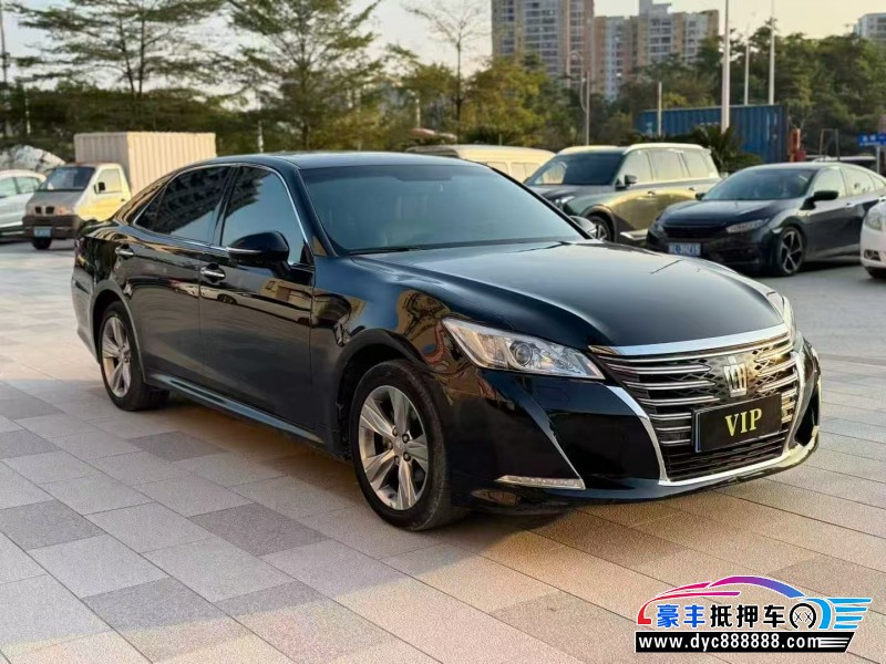 16年丰田皇冠轿车抵押车出售