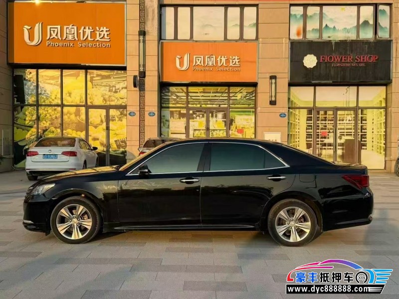 16年丰田皇冠轿车抵押车出售