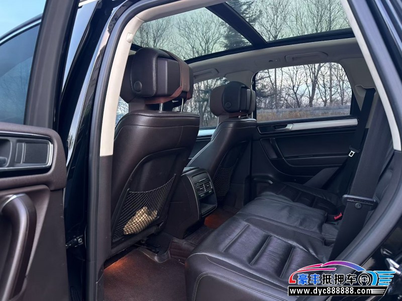 18年大众途锐轿车抵押车出售