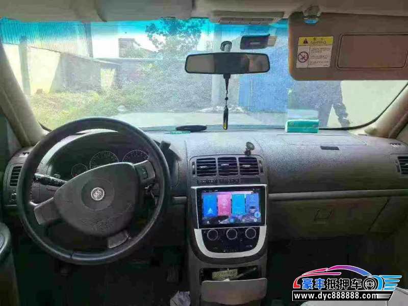 15年别克GL8轿车抵押车出售