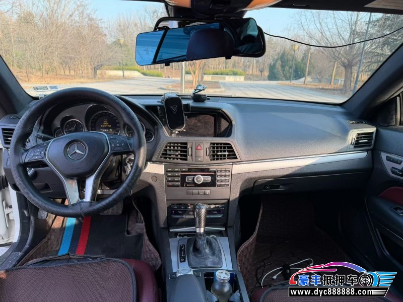 12年奔驰E轿车抵押车出售