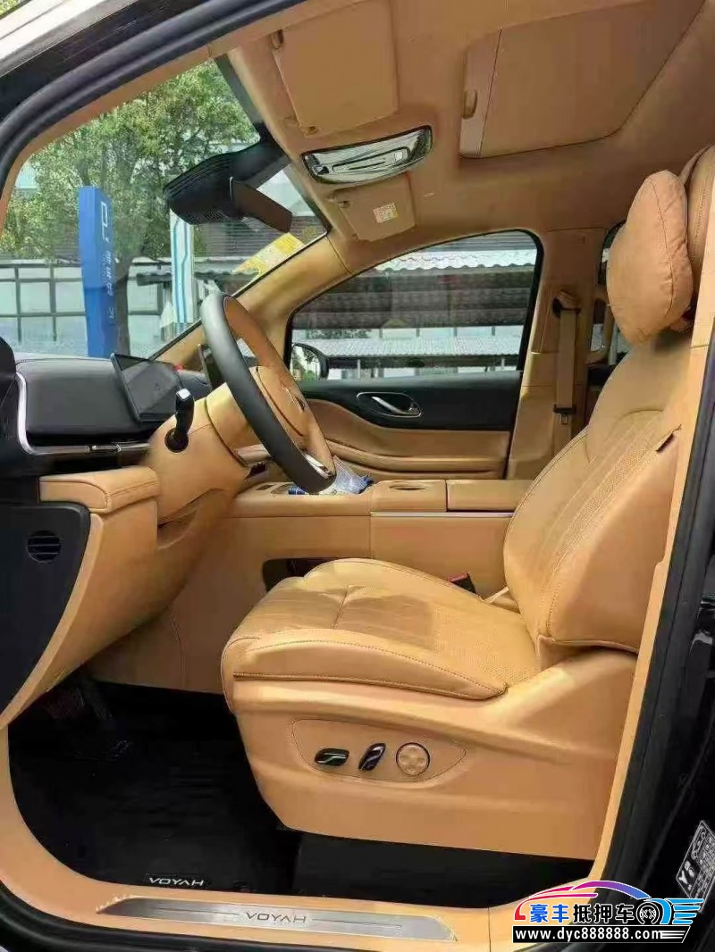 25年岚图梦想家轿车抵押车出售