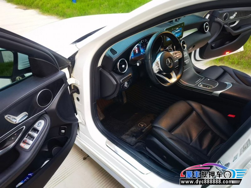 19年奔驰C轿车抵押车出售