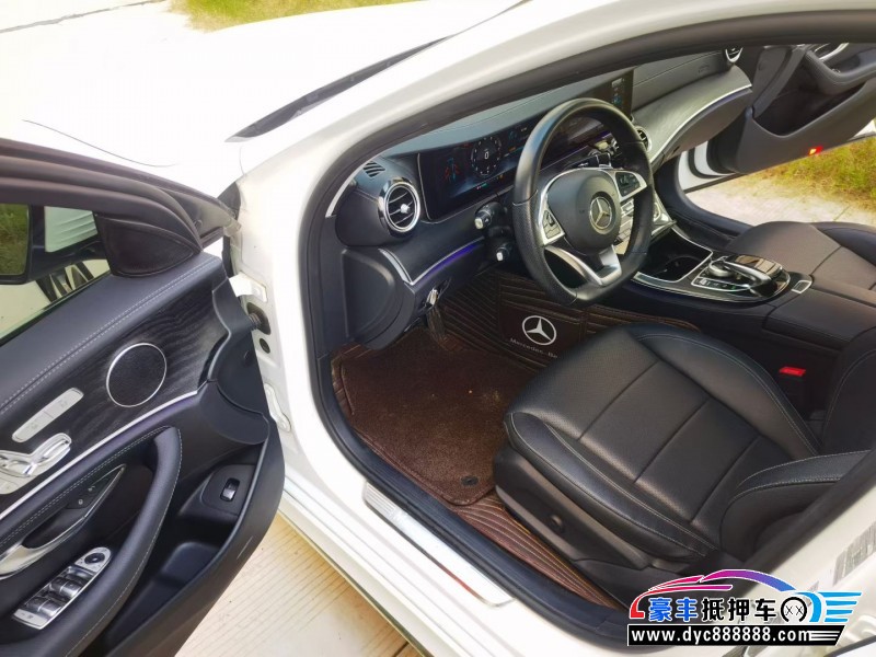 17年奔驰E轿车抵押车出售