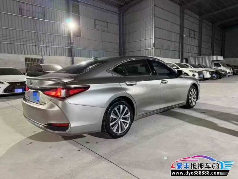 18年雷克萨斯ES轿车抵押车出售