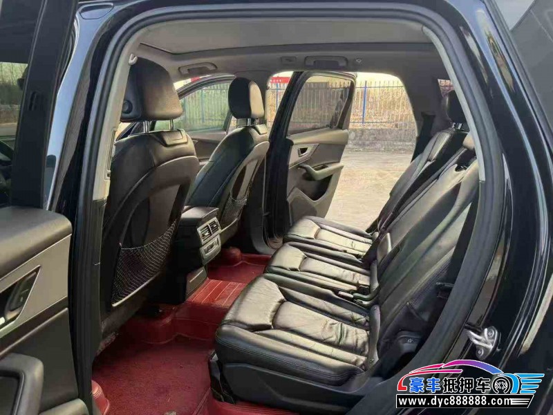 16年奥迪Q7轿车抵押车出售