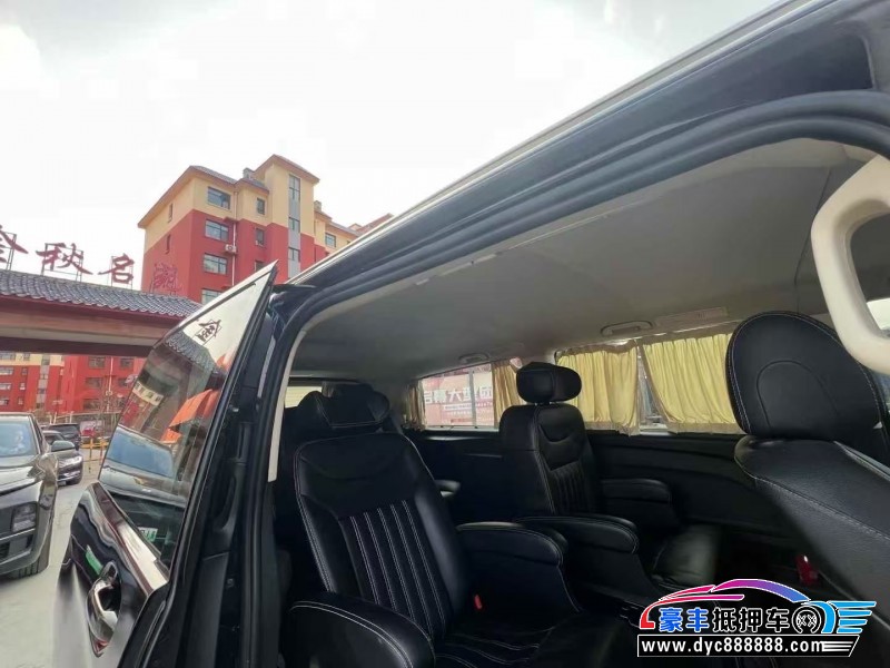 19年奔驰威霆轿车抵押车出售