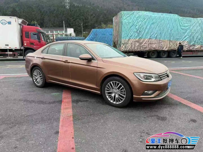 15年大众凌渡轿车抵押车出售