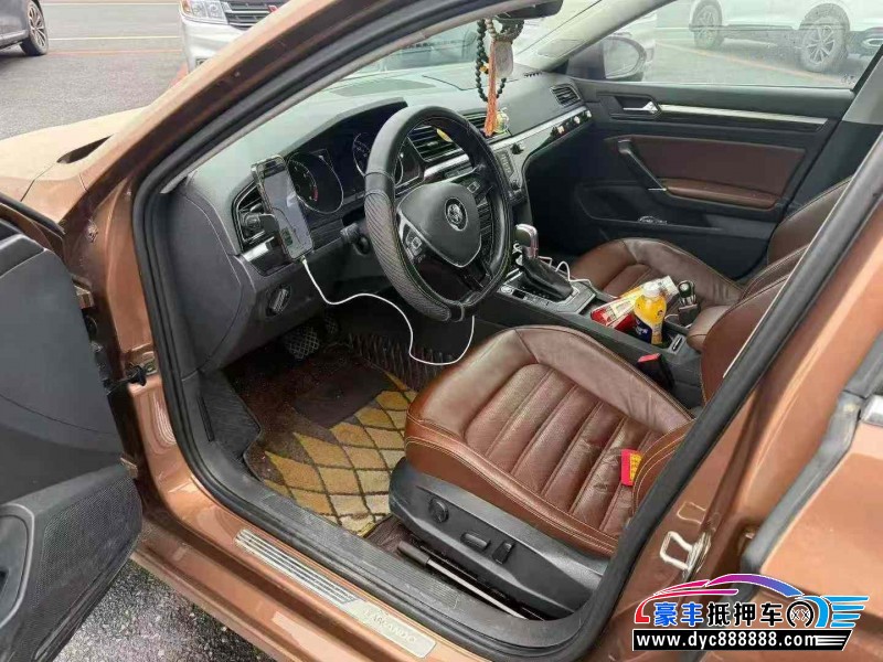 15年大众凌渡轿车抵押车出售