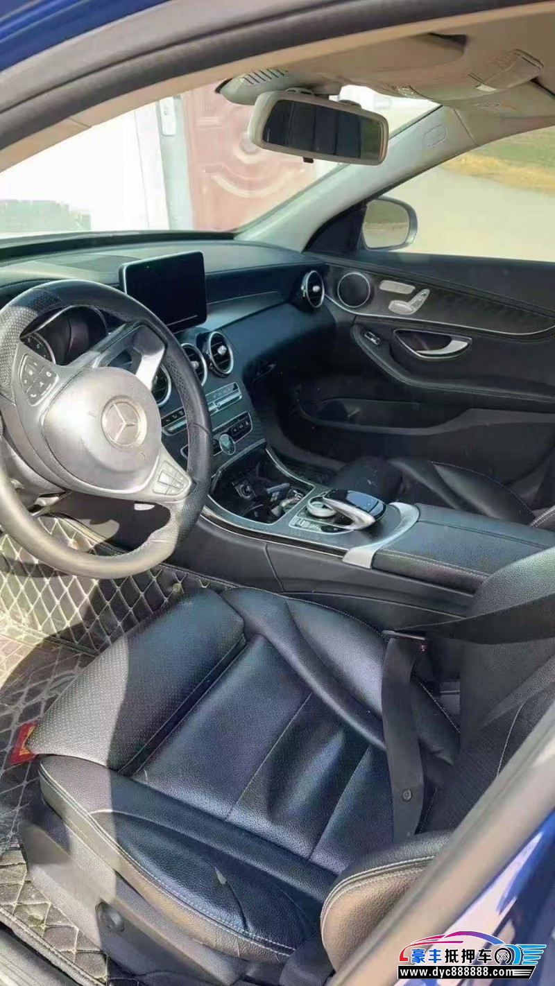 17年奔驰C轿车抵押车出售