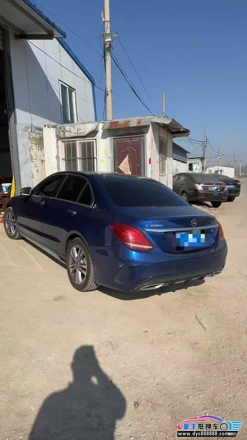 17年奔驰C轿车抵押车出售