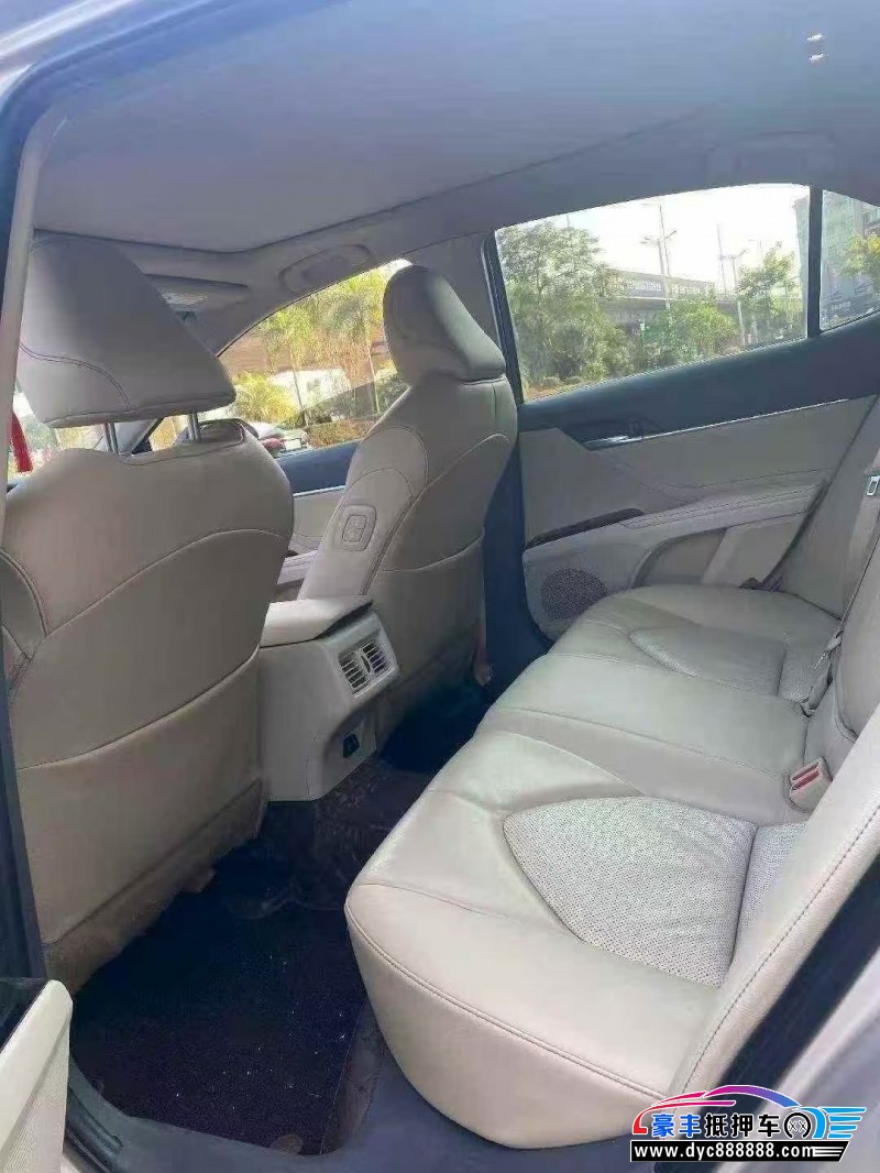 20年丰田凯美瑞轿车抵押车出售