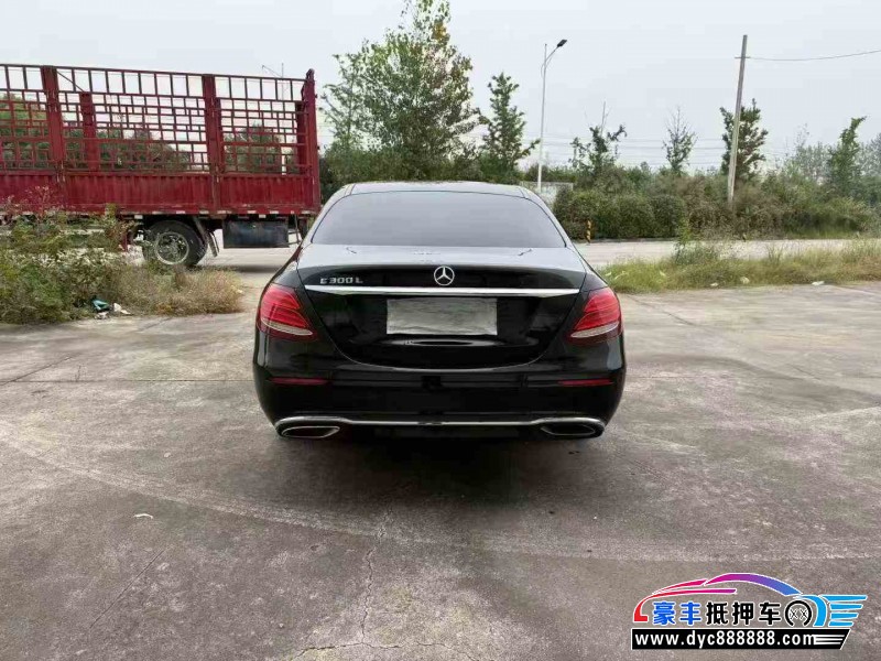 16年奔驰E轿车抵押车出售