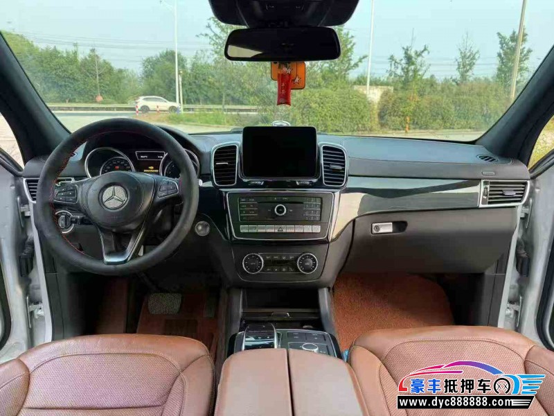 19年奔驰GLS轿车抵押车出售