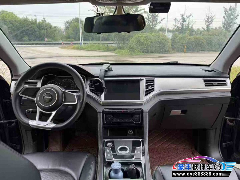 19年众泰大迈X7轿车抵押车出售