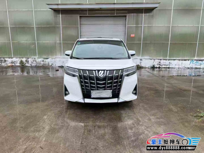 抵押车出售18年丰田埃尔法轿车