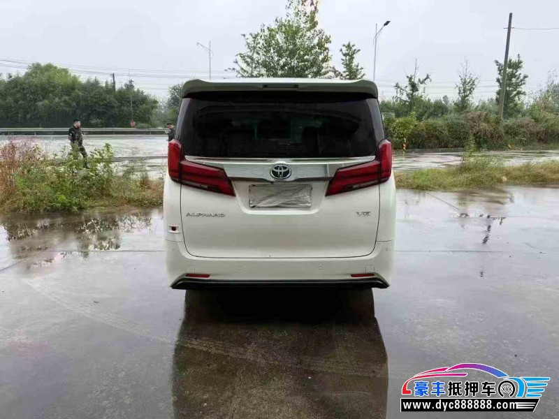 18年丰田埃尔法轿车抵押车出售