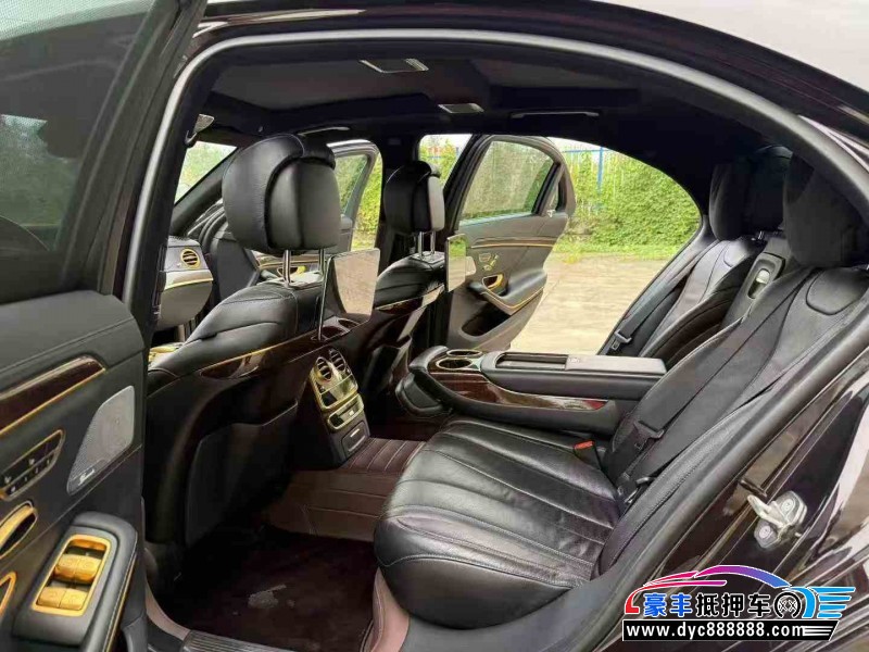 18年奔驰S轿车抵押车出售