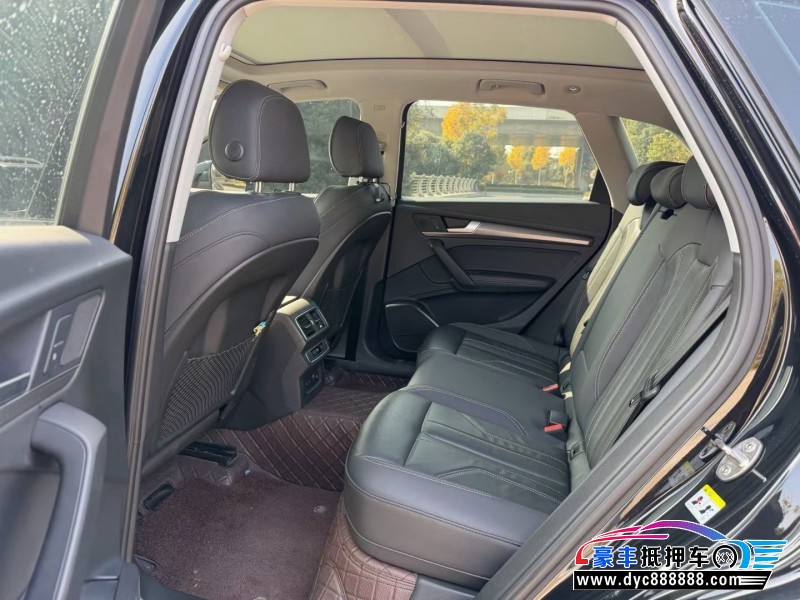 21年奥迪Q5轿车抵押车出售