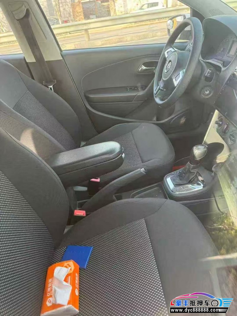 14年大众polo轿车抵押车出售