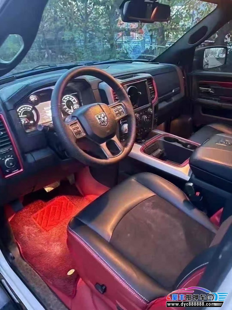 18年道奇挑战者轿车抵押车出售