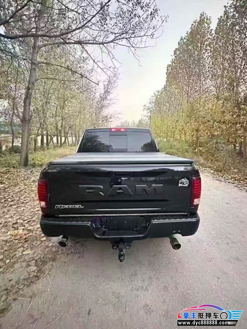 18年道奇挑战者轿车抵押车出售