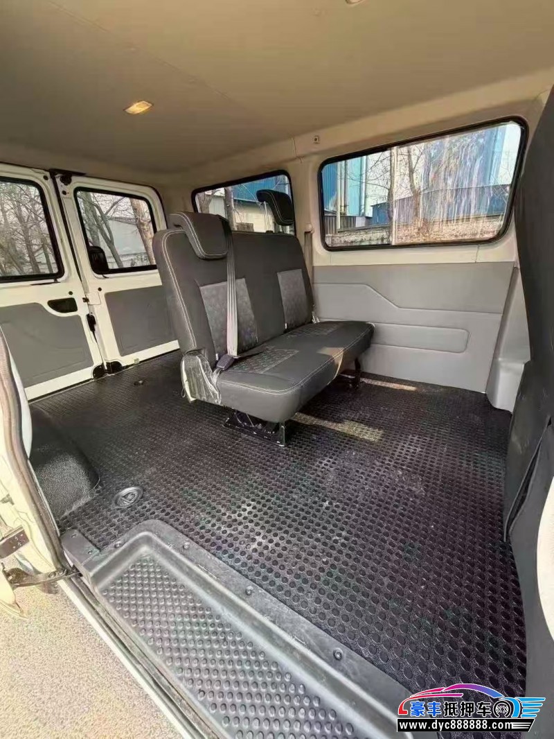 25年上汽大通V80轿车抵押车出售