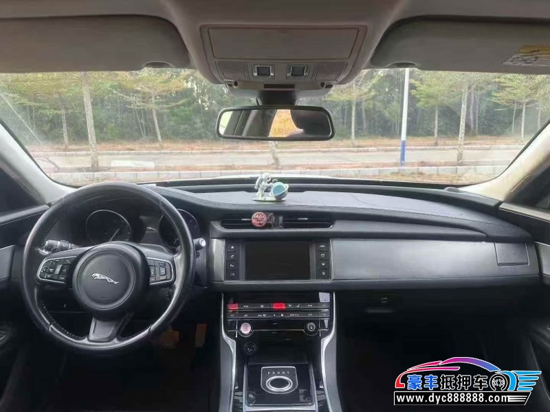 16年捷豹XF轿车抵押车出售