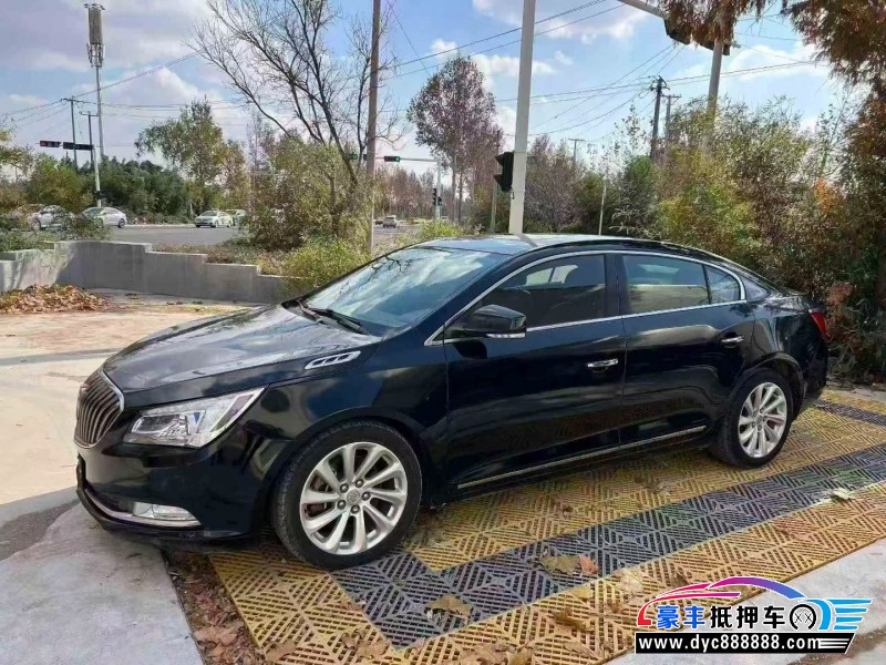 15年别克君越轿车抵押车出售