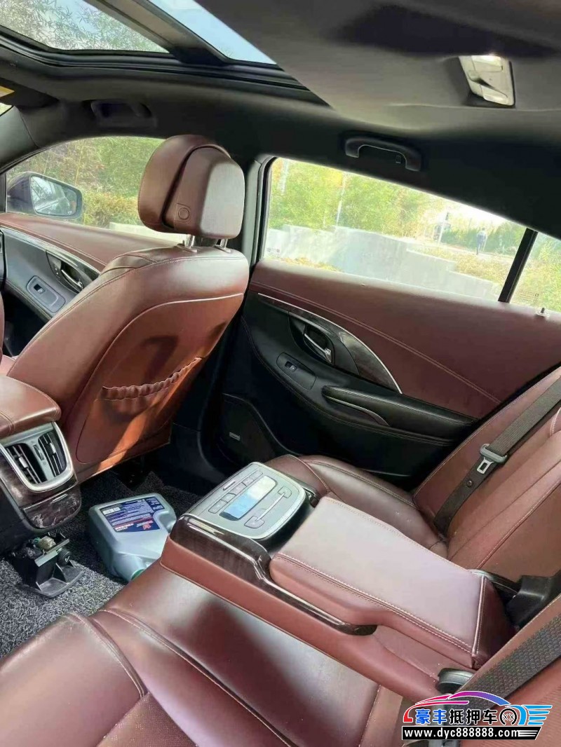 15年别克君越轿车抵押车出售