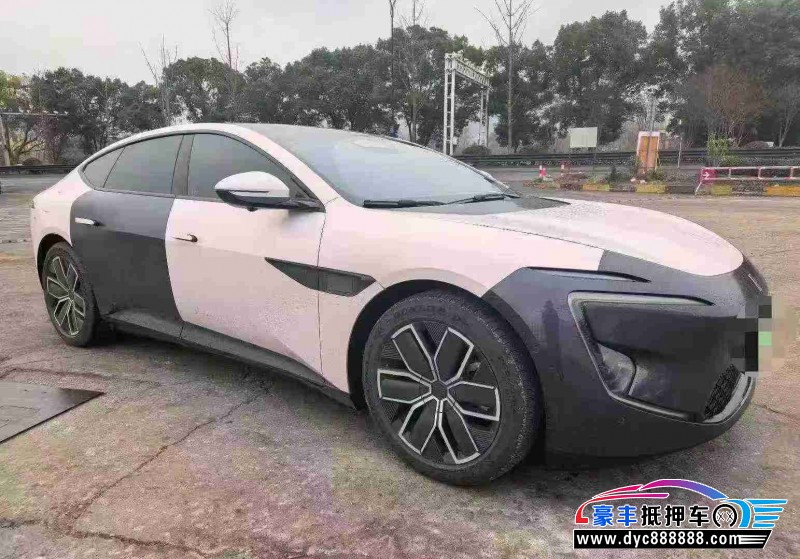 25年阿维塔12轿车抵押车出售