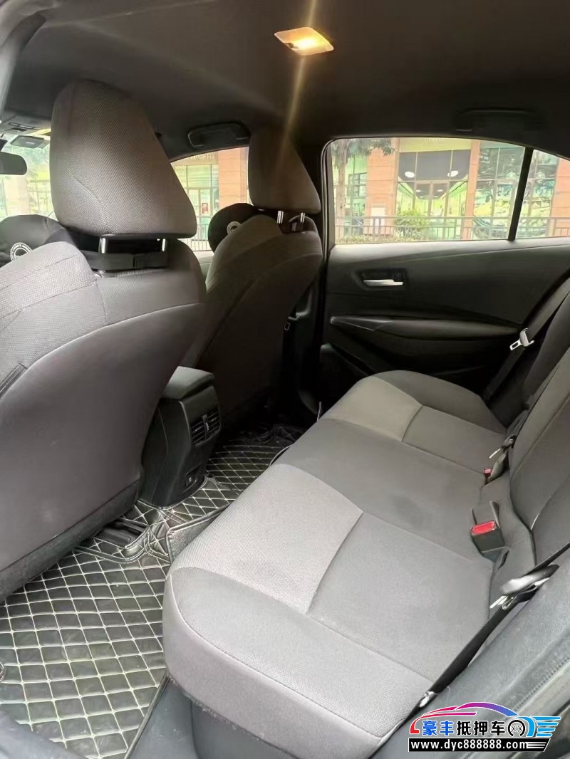 22年丰田雷凌轿车抵押车出售