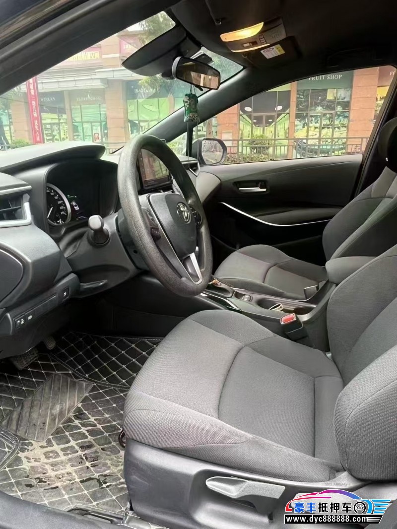 22年丰田雷凌轿车抵押车出售