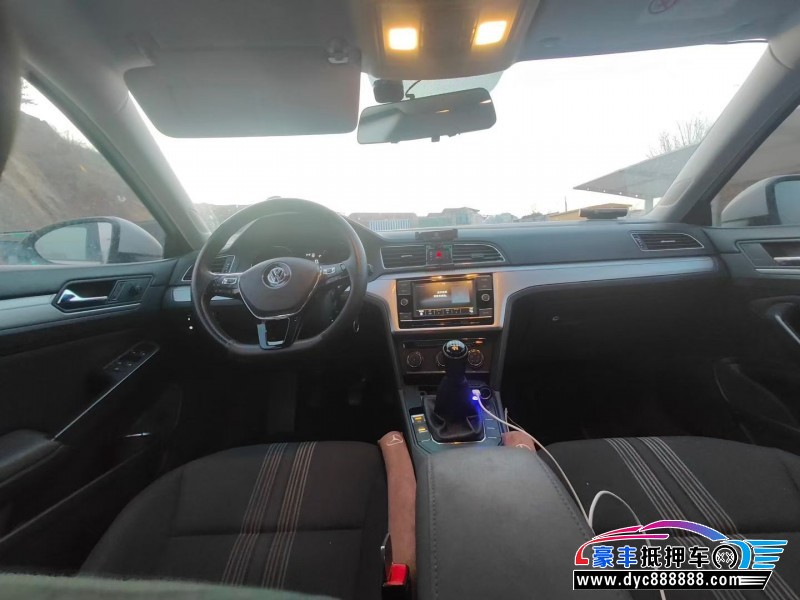 17年大众凌渡轿车抵押车出售